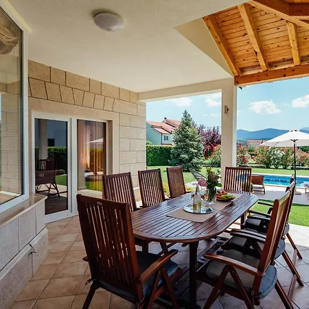 فيلة Latica Donji Proložac