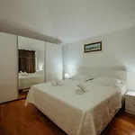 Latica فيلة Donji Proložac