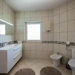 Latica فيلة Donji Proložac